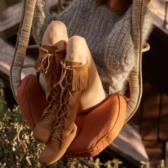 FRONT LACE KNEE HI MINNETONKA MOCCASIN BOOTS SIZE 7 - Picture 1 of 14